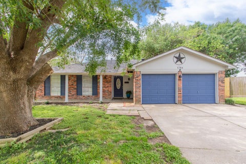 Photo of 5704 Leggett Lane, Pearland, TX 77584 (MLS # 11515702)