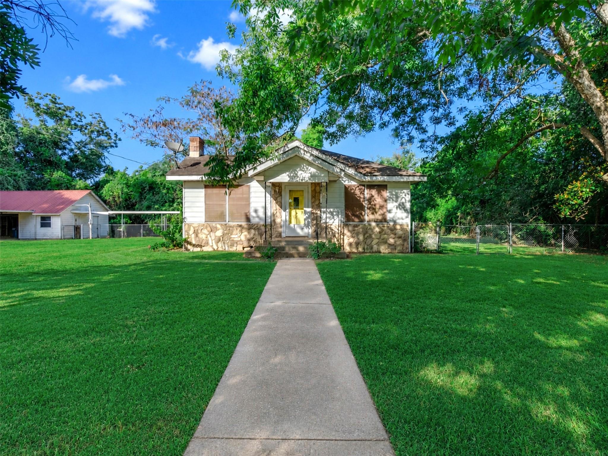 8725 Fm 524 Road