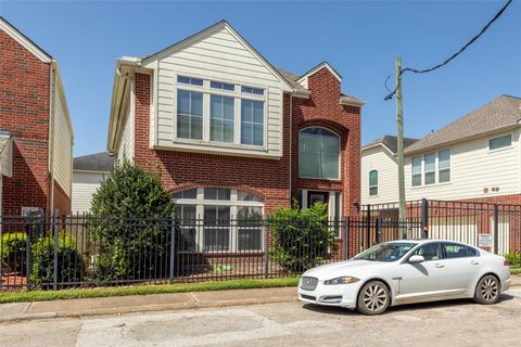 Photo of 1716 Aden Drive, Houston, TX 77003 (MLS # 24846917)