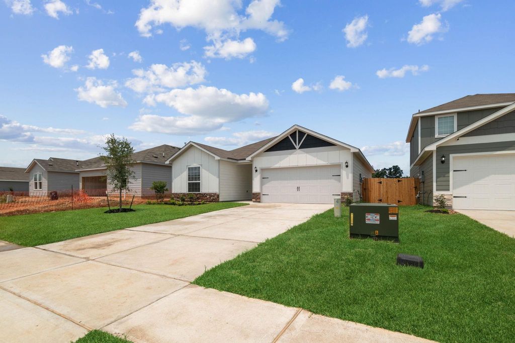 Photo of 313 Tejas Trail, Waller, TX 77484 (MLS # 90744342)