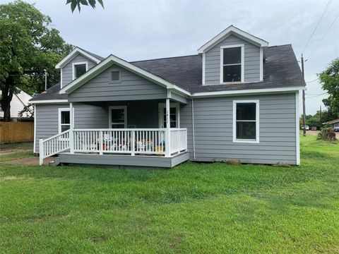 Photo of 1411 Miles Street, Houston, TX 77015 (MLS # 13380979)