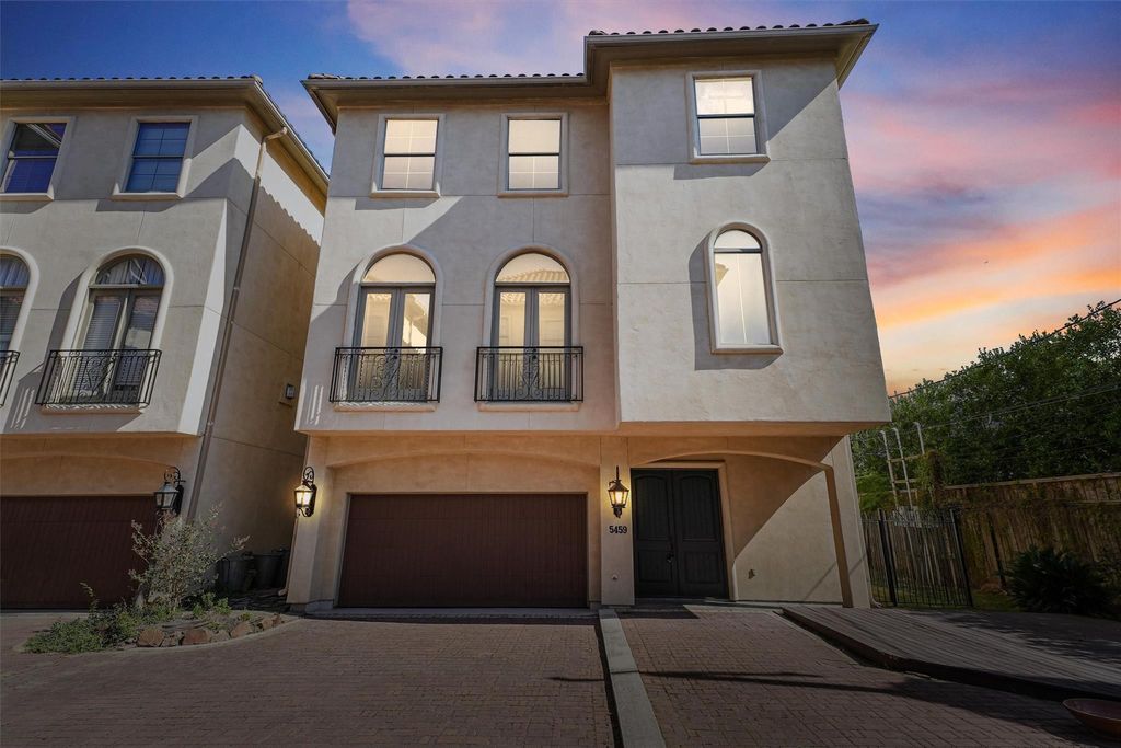 Photo of 5459 John Dreaper Drive, Houston, TX 77056 (MLS # 90581898)