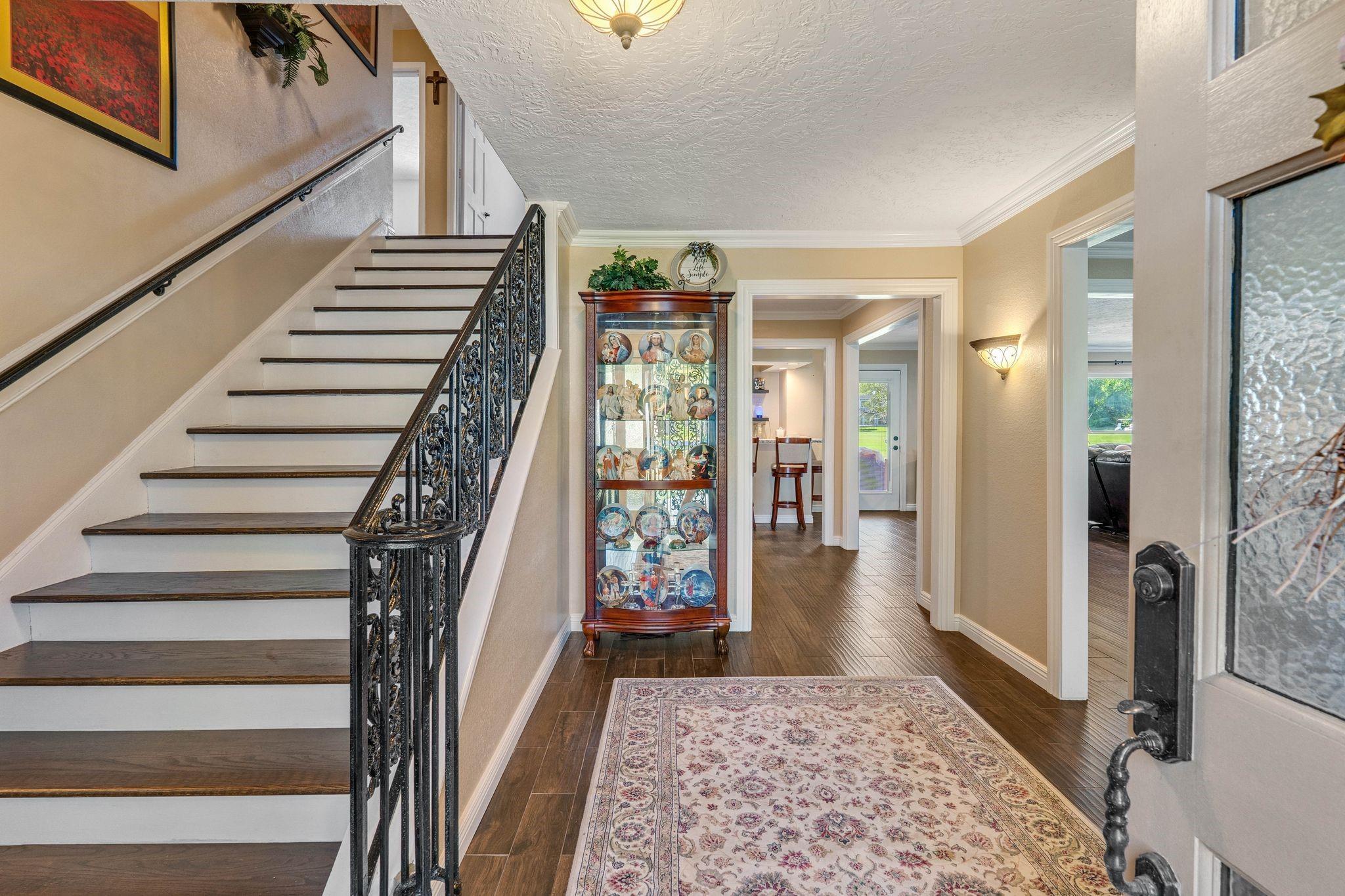 545 Robert E Lee Drive