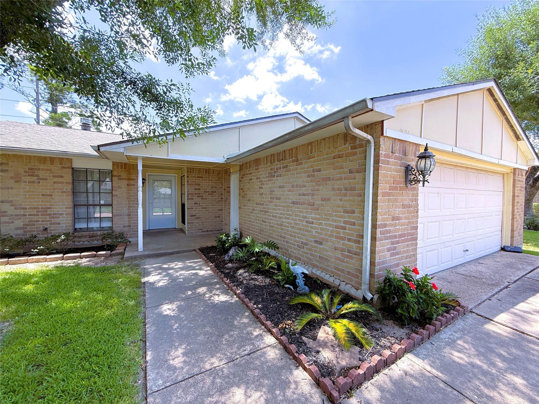 7526 Goldfinch Drive