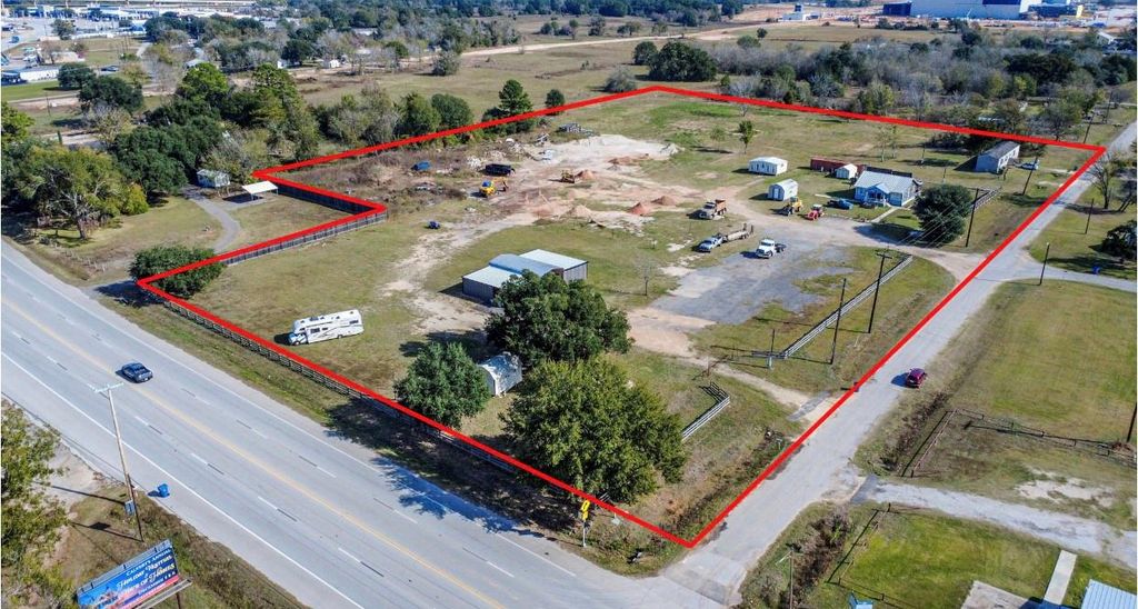 Photo of 946 Saint Marys Street, Hempstead, TX 77445 (MLS # 97466010)