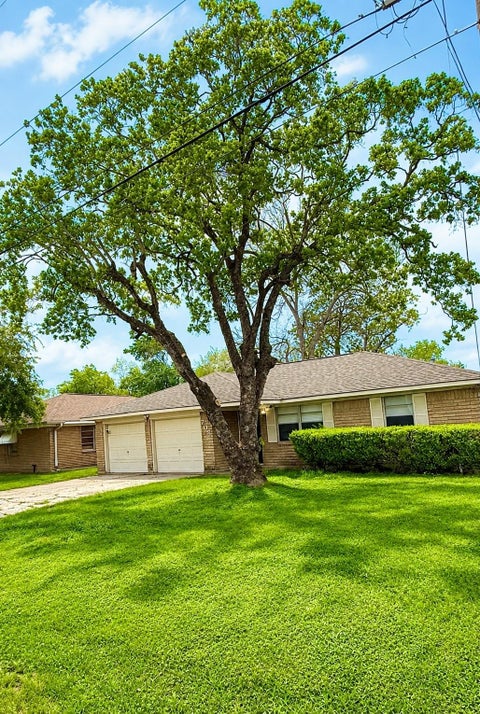 Photo of 705 Evanston Street, Houston, TX 77015 (MLS # 50453662)