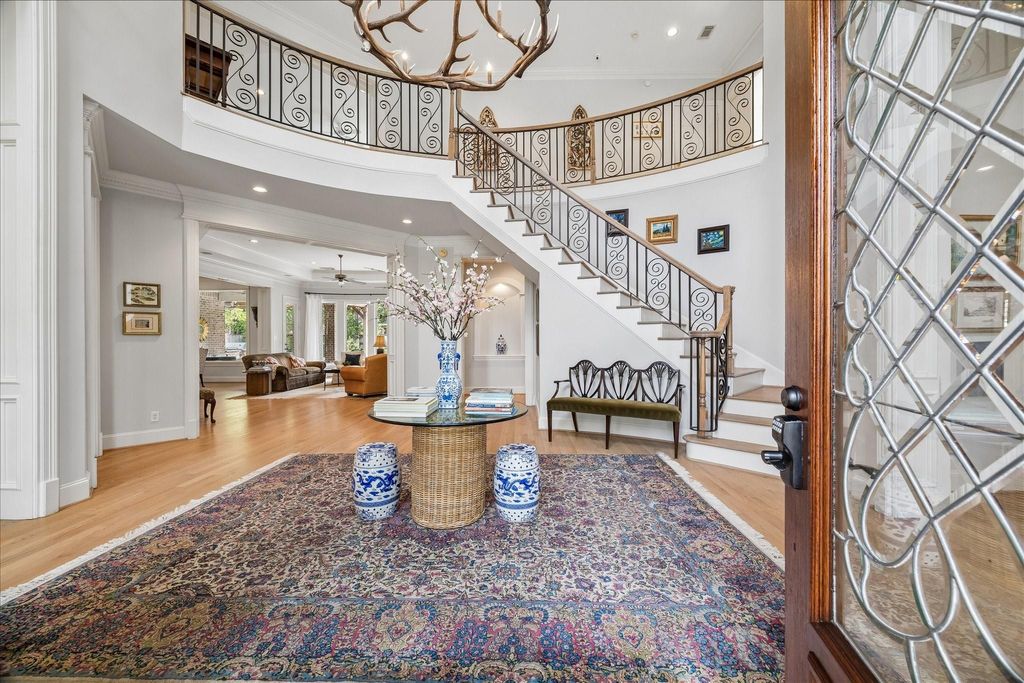 Photo of 11421 Whippoorwill Road, Houston, TX 77024 (MLS # 95187393)