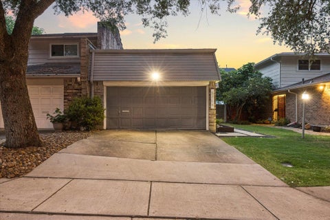 Photo of 5714 Innsbruck Street, Bellaire, TX 77401 (MLS # 60451951)