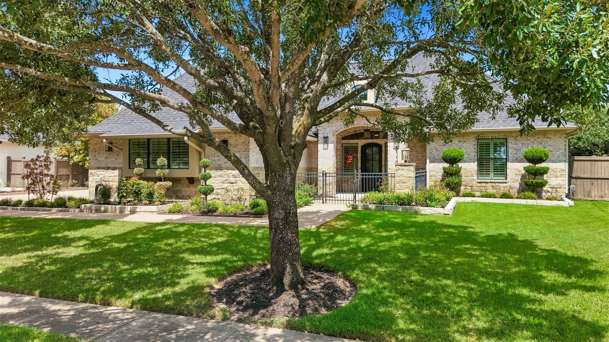 5117 Inverness Drive