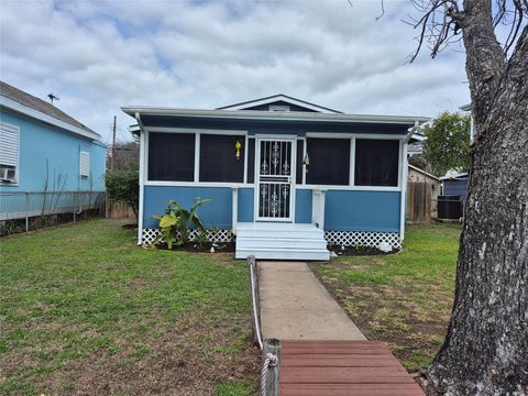 Homes For Sale - 5120 Avenue<br/> Galveston, TX 77551