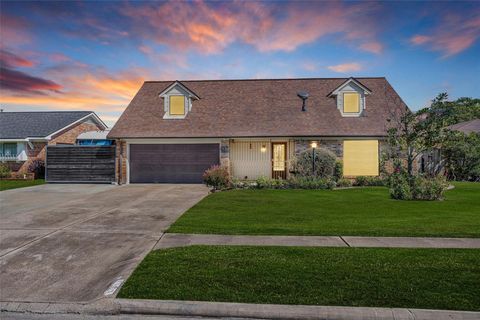 Photo of 1102 Mosher Lane, Houston, TX 77088 (MLS # 72878977)