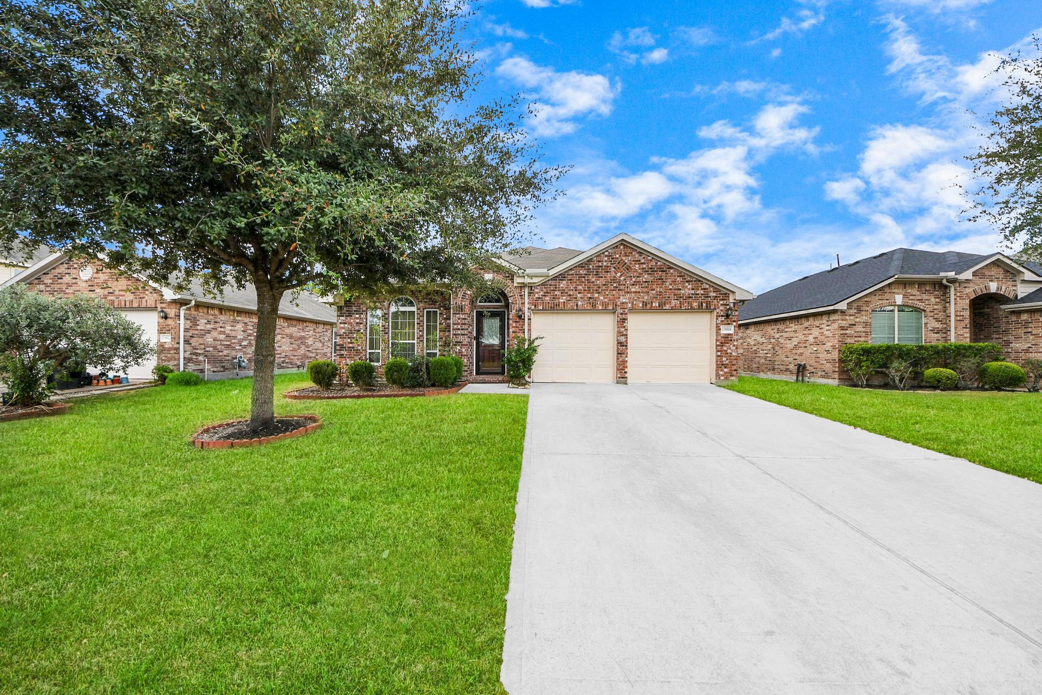 13918 Goodridge Drive