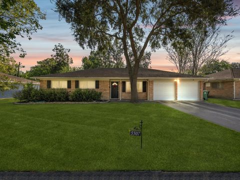 5507 Effingham Drive Houston TX 77035