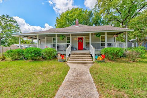 Photo of 615 N Drew Avenue, Livingston, TX 77351 (MLS # 97803805)