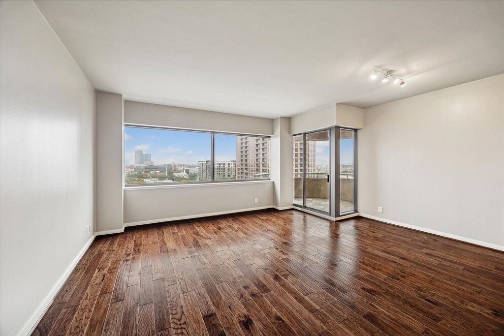 Photo of 5000 Montrose Boulevard #10B, Houston, TX 77006 (MLS # 32266124)