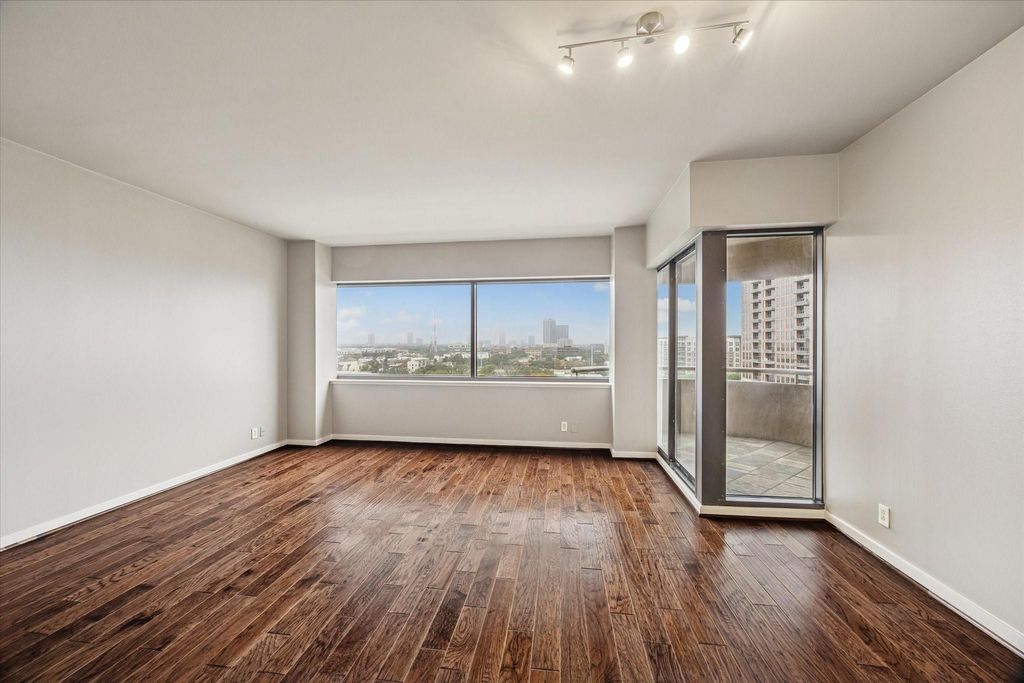Photo of 5000 Montrose Boulevard #10B, Houston, TX 77006 (MLS # 32266124)