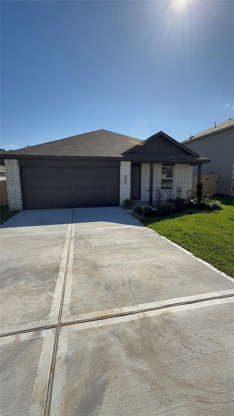 Photo of 327 Parkin Court Ct, Conroe, TX 77303 (MLS # 80575929)