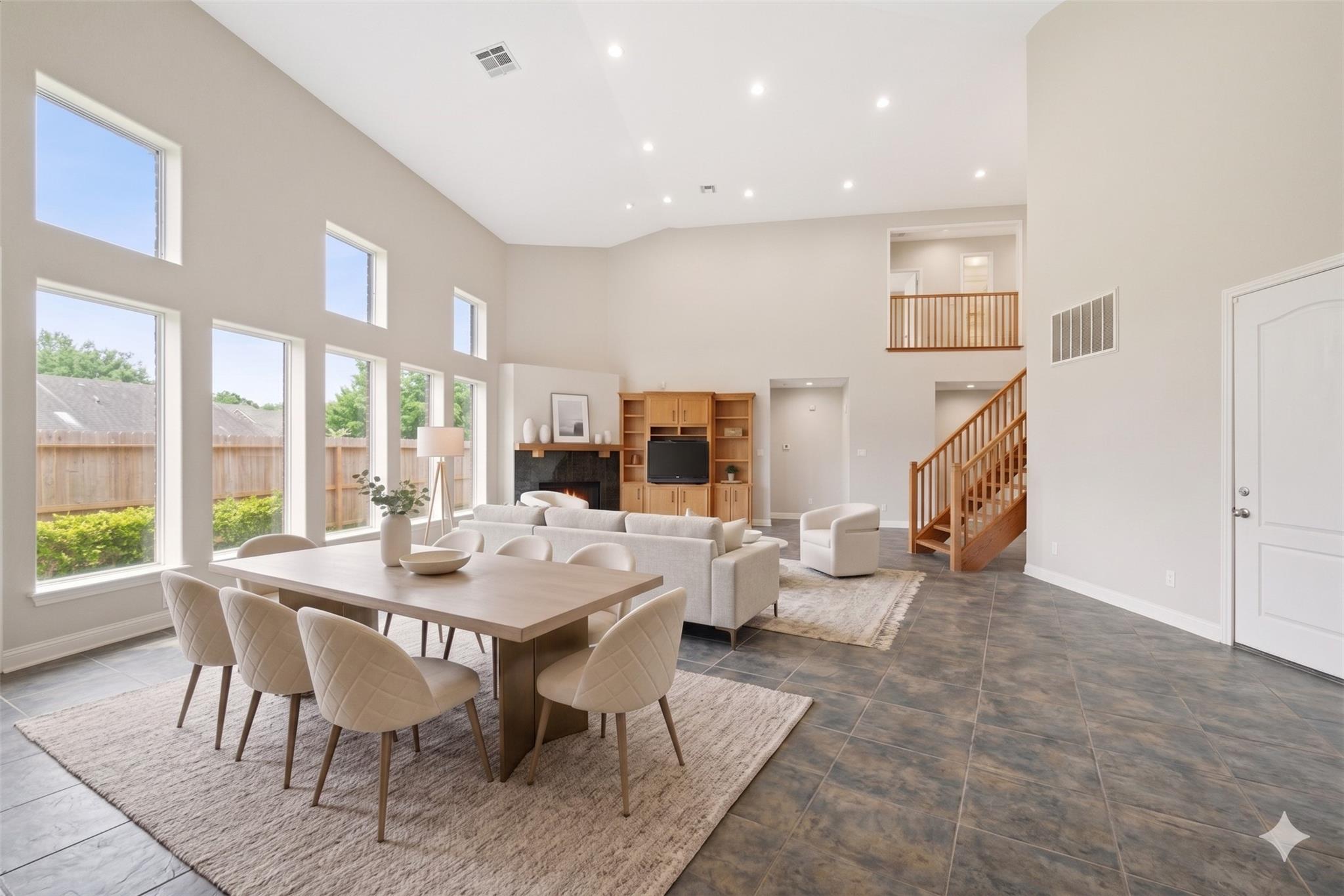412 Live Oak Lane