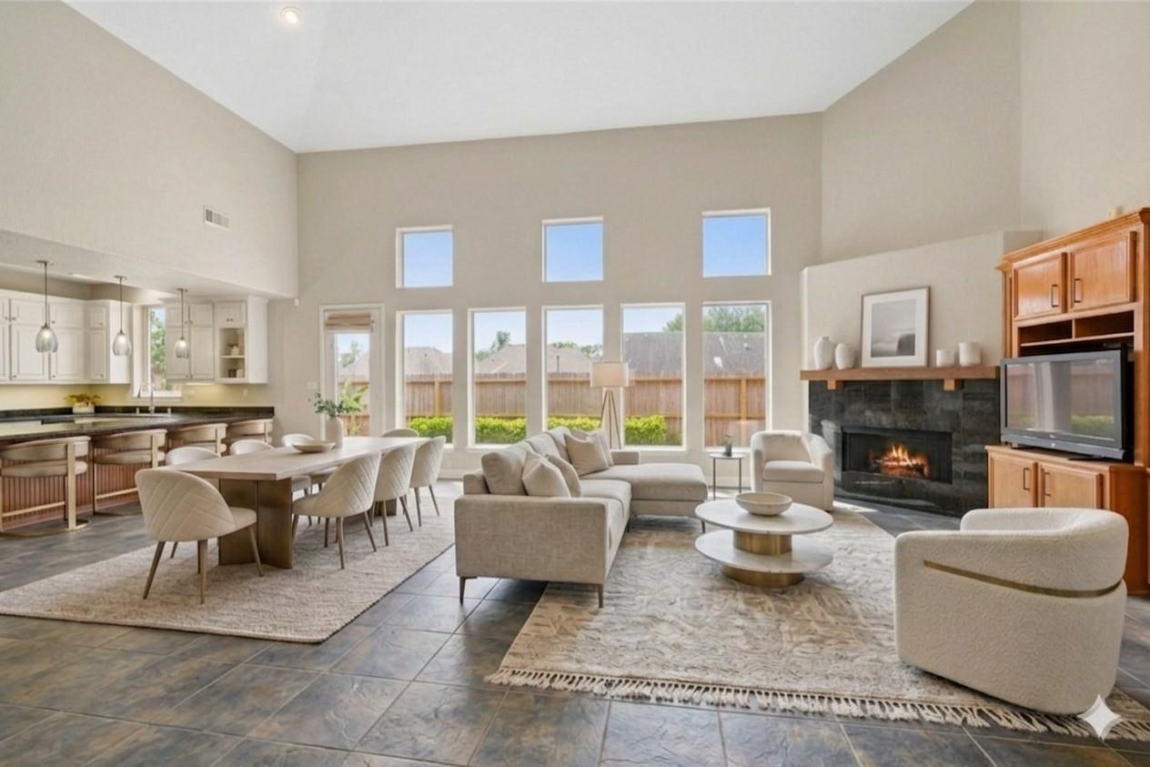 412 Live Oak Lane