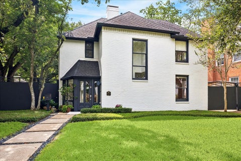 Photo of 2039 University Boulevard, Houston, TX 77030 (MLS # 86651976)