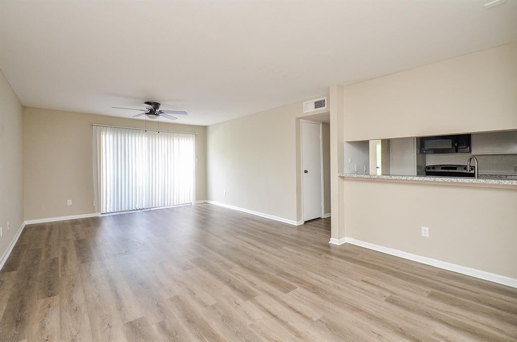 3075 Walnut Bend Lane 23