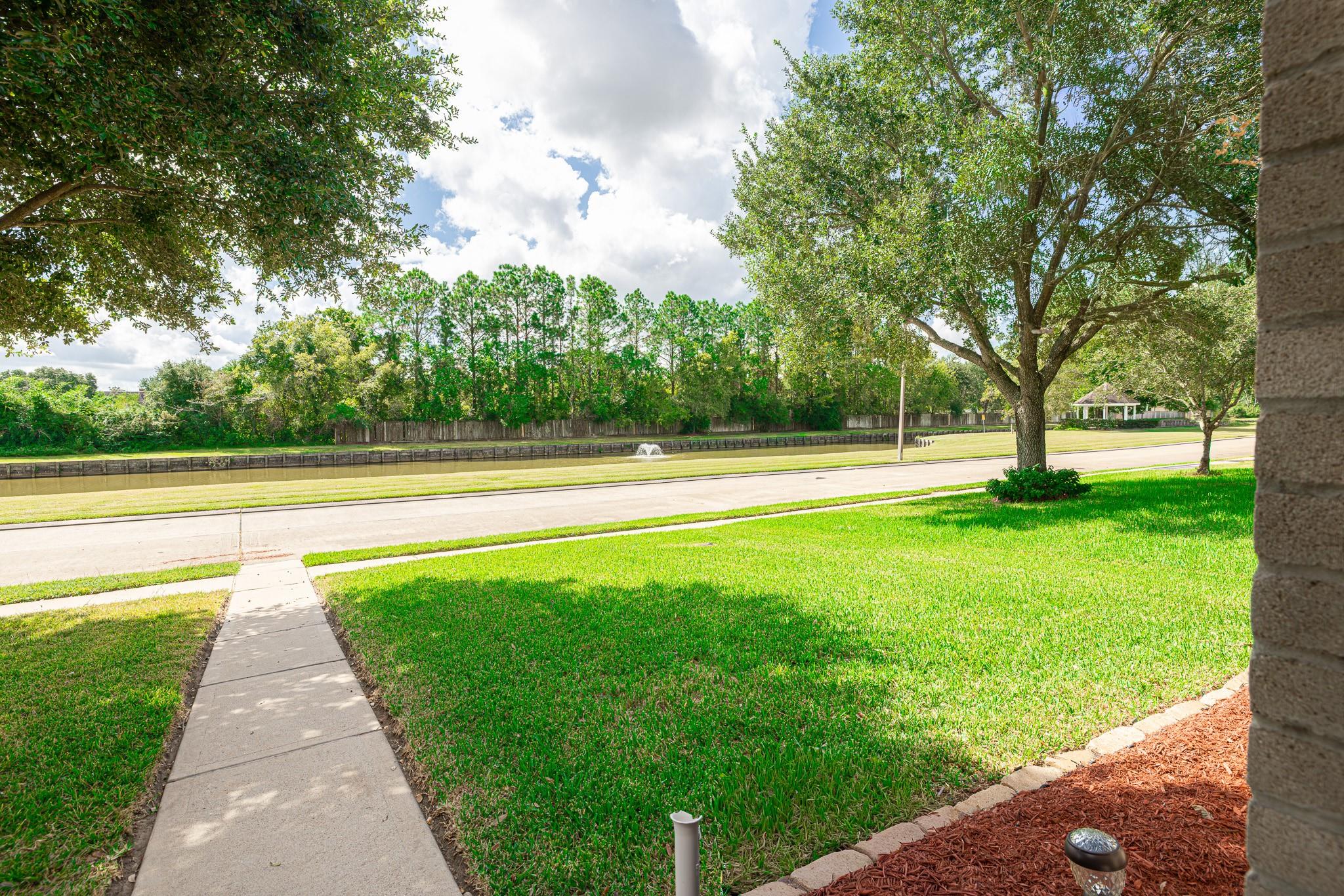 674 Fountain View Lane