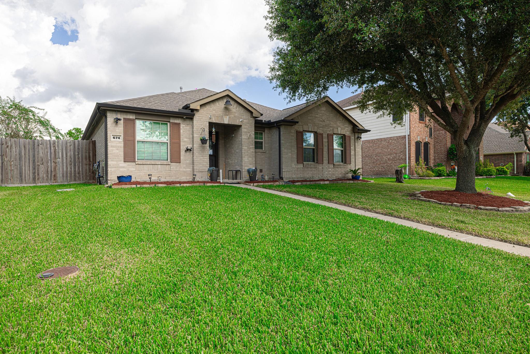 674 Fountain View Lane