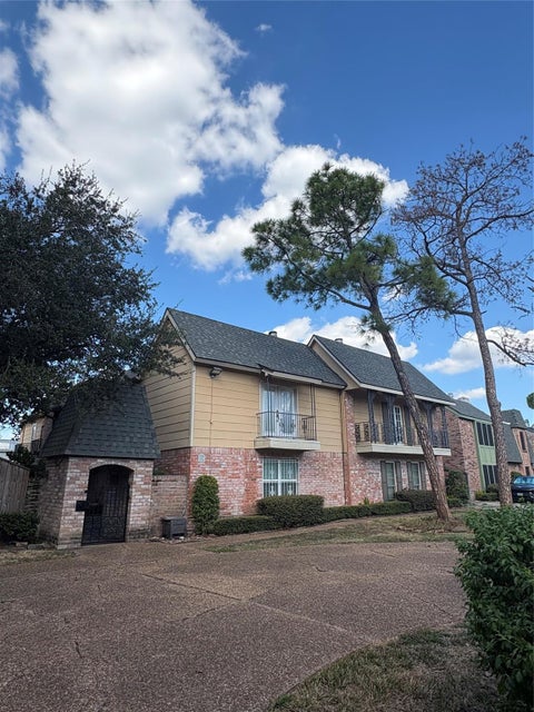 Photo of 5534 Beverly Hill Street #5, Houston, TX 77056 (MLS # 43907888)