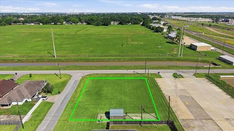 Photo of TBD N 12th Street, Nederland, TX 77627 (MLS # 83939902)