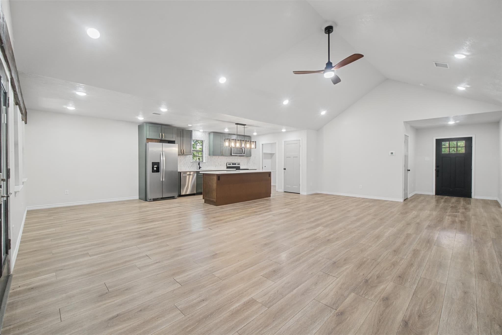 118 N Village Cove Loop