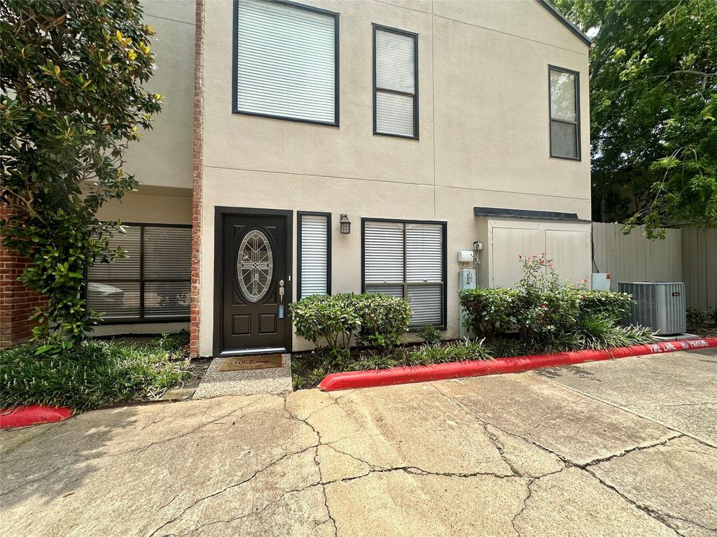 Photo of 2486 Bering Drive #2486, Houston, TX 77057 (MLS # 18349439)