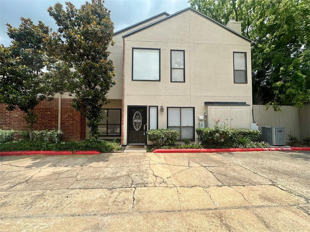 Photo of 2486 Bering Drive #2486, Houston, TX 77057 (MLS # 18349439)