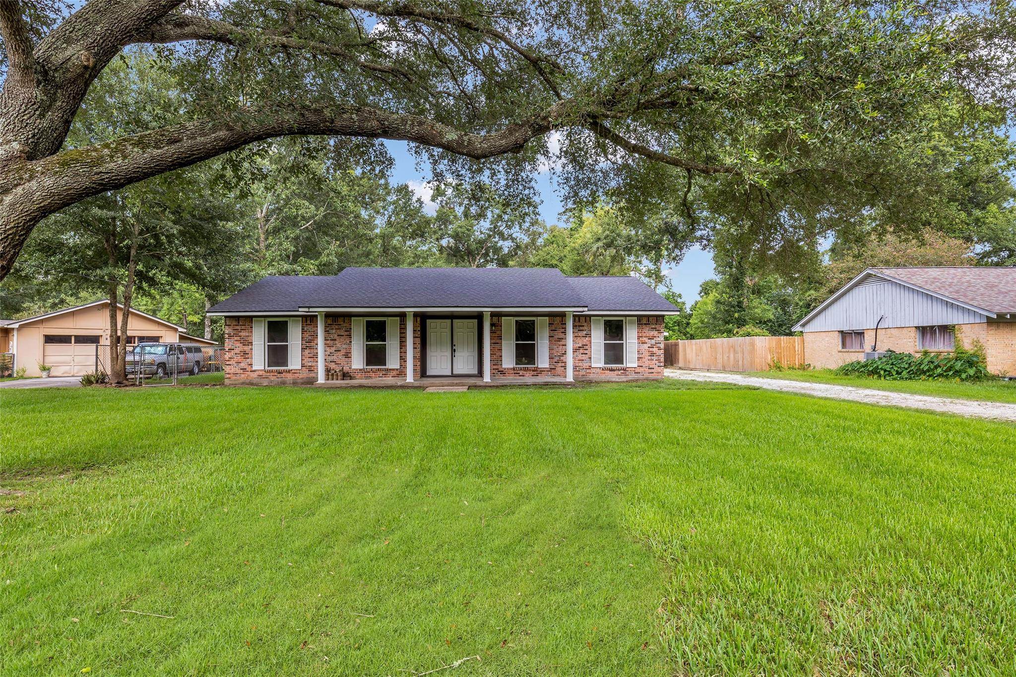 20472 Lakeside Drive