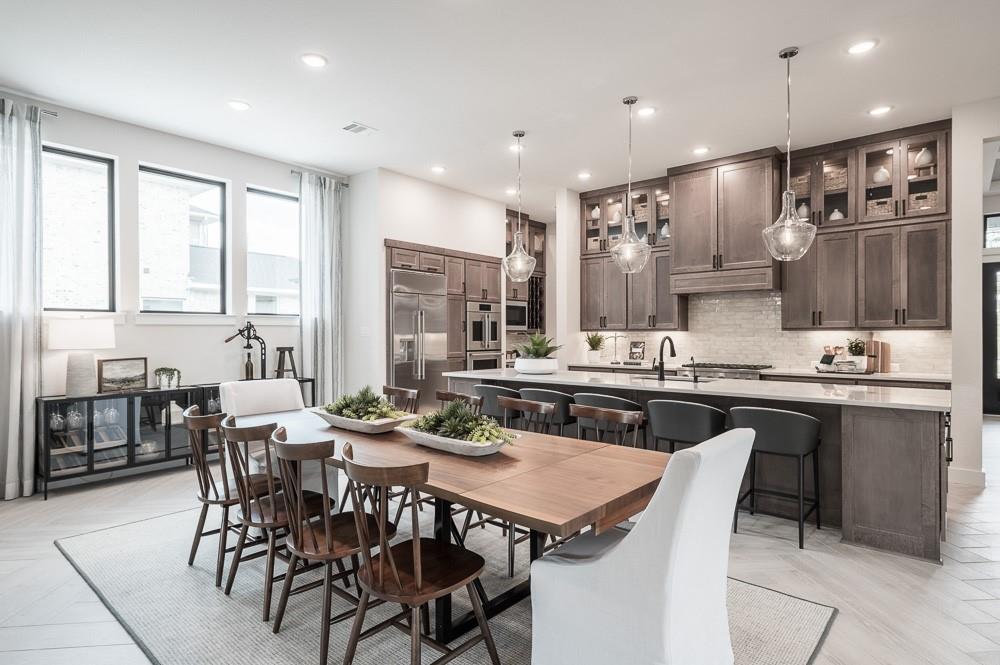 10827 Rosary Pea Lane