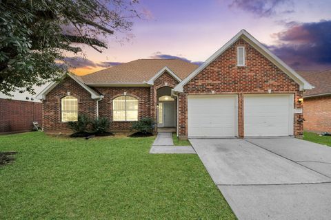 Photo of 16243 April Ridge Drive, Houston, TX 77083 (MLS # 52963114)