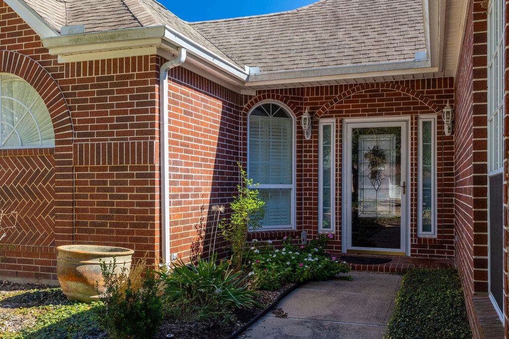 Photo of 1907 Emerald Court, Houston, TX 77094 (MLS # 63690492)