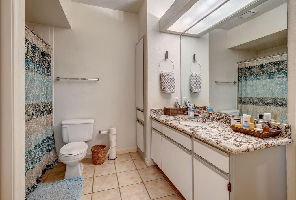 Photo of 3231 Allen Parkway #1211, Houston, TX 77019 (MLS # 66597537)