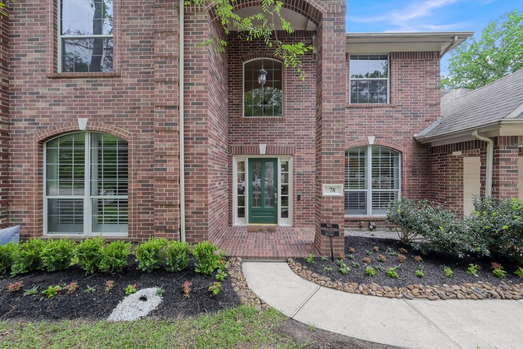 Photo of 78 N Peaceful Canyon Circle, The Woodlands, TX 77381 (MLS # 84510192)