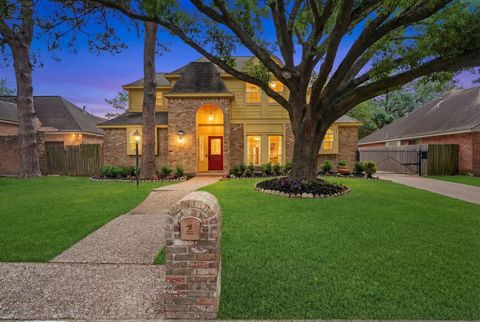 Photo of 7222 Birchtree Forest Drive, Houston, TX 77088 (MLS # 74068871)
