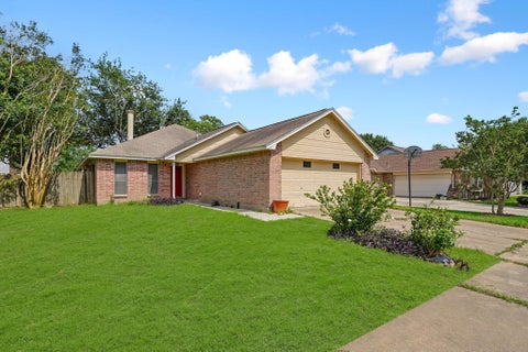 Photo of 8614 Windell Lane, Houston, TX 77040 (MLS # 57127838)