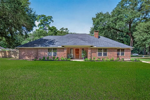 Homes For Sale - 18903 Grosbeak Lane<br/> Tomball, TX 77377