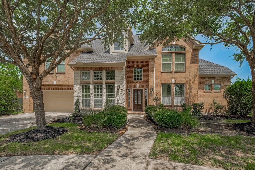 Photo of 16011 Maple Shores Drive, Houston, TX 77044 (MLS # 56715989)
