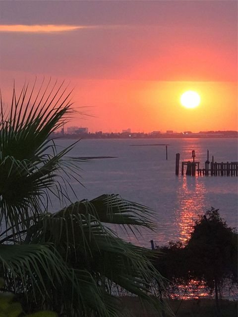 Photo of 500 Tiki Drive #107, Tiki Island, TX 77554 (MLS # 32408498)