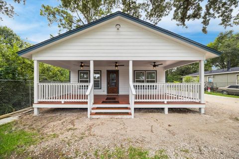 Photo of 7229 Touchstone Street, Houston, TX 77028 (MLS # 44701140)