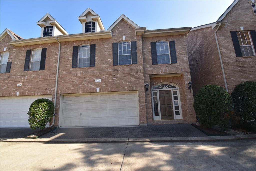 Photo of 2835 Briarhurst Park, Houston, TX 77057 (MLS # 74531610)