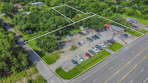 Vacant Land For Sale - 6714 Highway 6<br/> Hitchcock, TX 77563