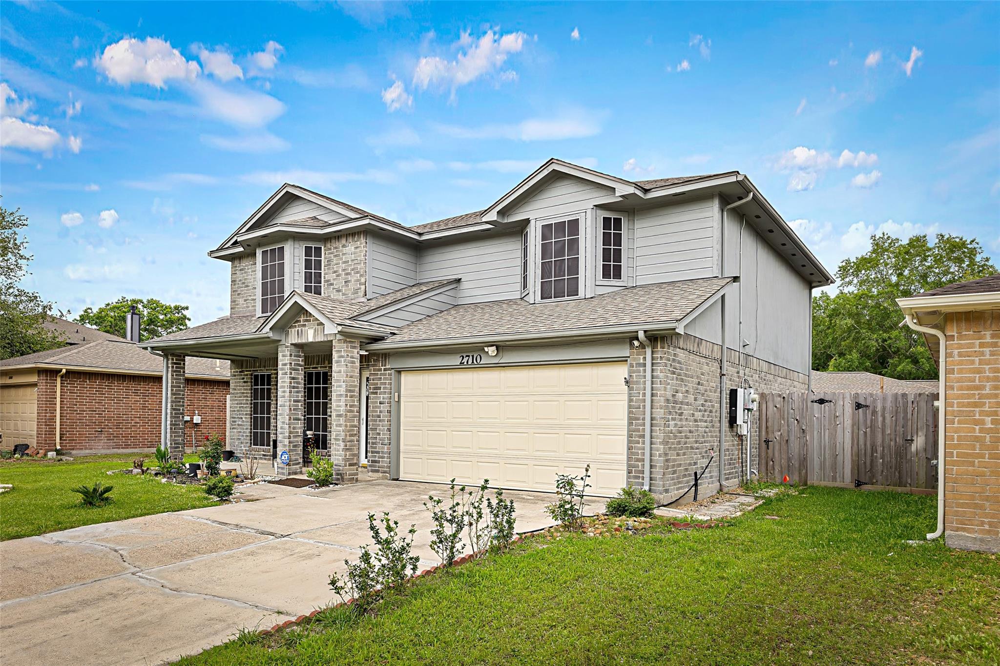 2710 Fox View Circle