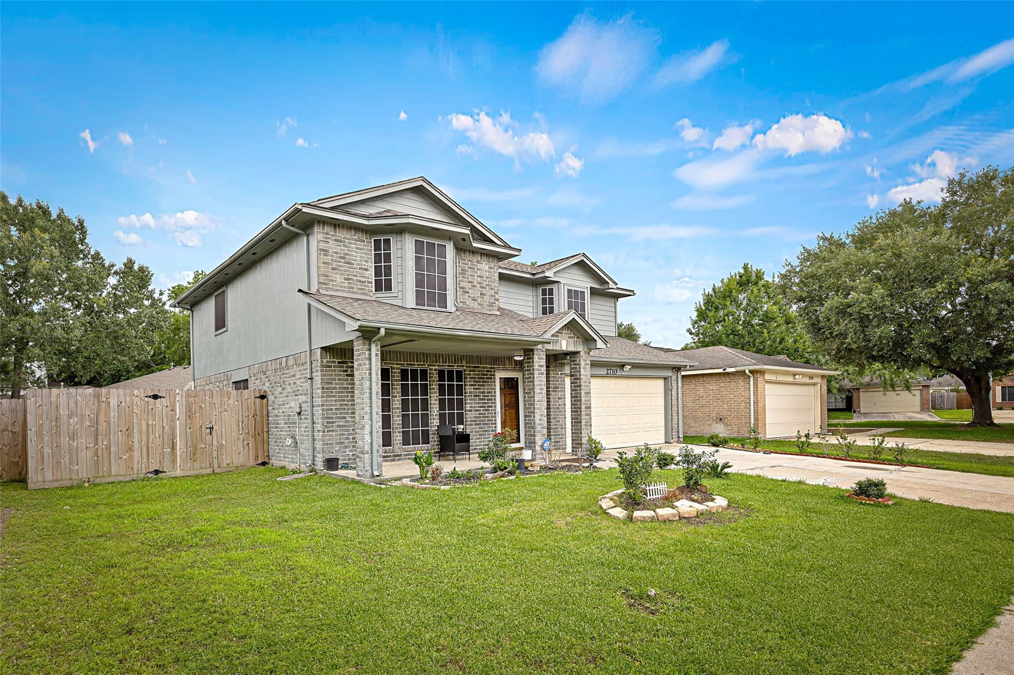 2710 Fox View Circle