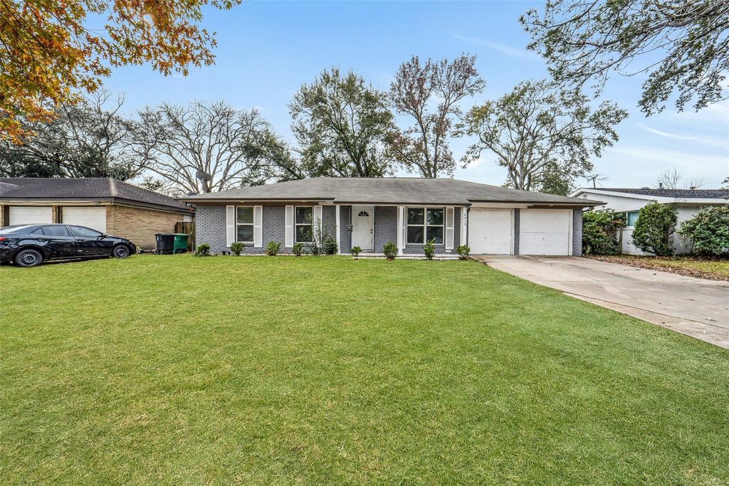 Photo of 6015 W Airport Boulevard, Houston, TX 77035 (MLS # 66424728)