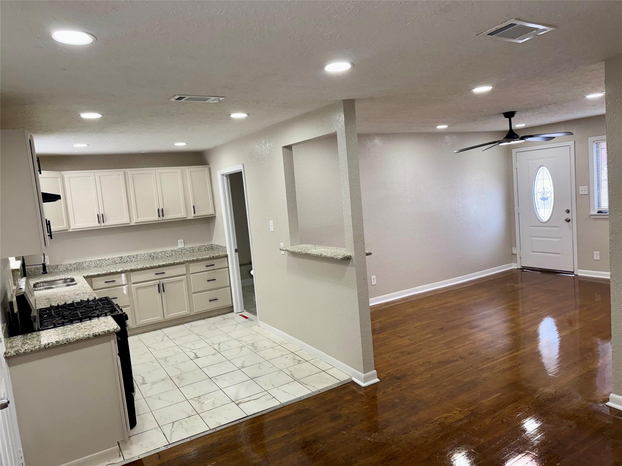 1307 Armor Avenue